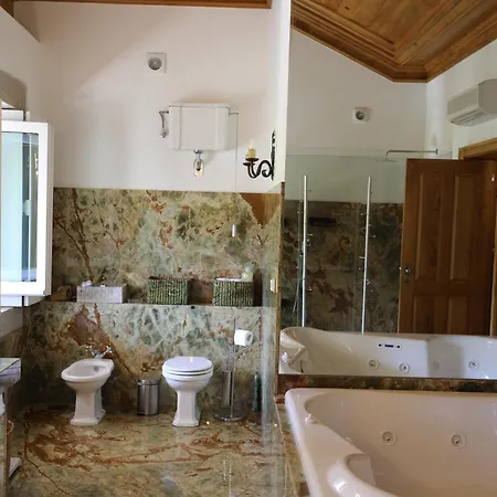 Casa Dos Macieis - Entire Main House, Entire Or Separate Wing Of Main House - Camino Santiago Direct Access & Optional Agritourism *